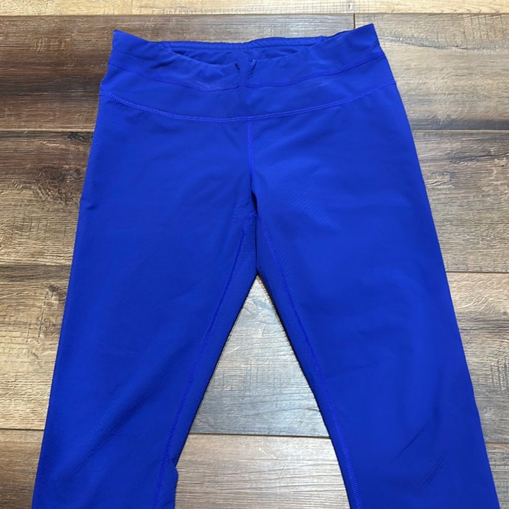 Athleta bright blue capri workout pants